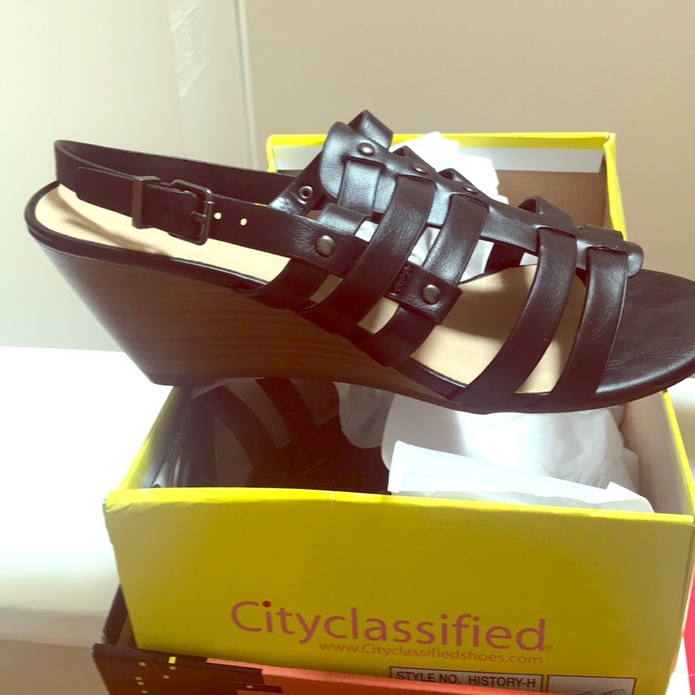 Womens sandals